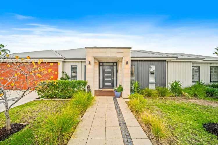 8 James Avenue, Hazelmere WA 6055