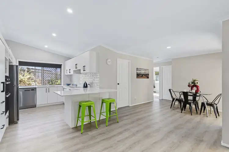 1 Yellowood Drive, Ferny Hills QLD 4055