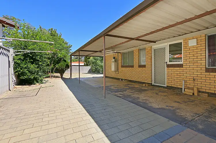 12 Camborne Way, Thornlie WA 6108