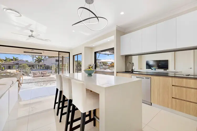 Sixth view of Homely house listing, 5 Crest View Key, Broadbeach Waters QLD 4218
