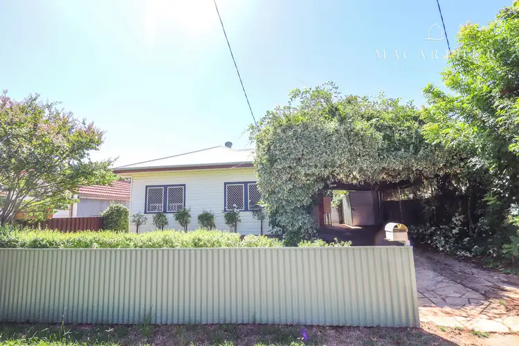 11 Heath Street, Turvey Park NSW 2650