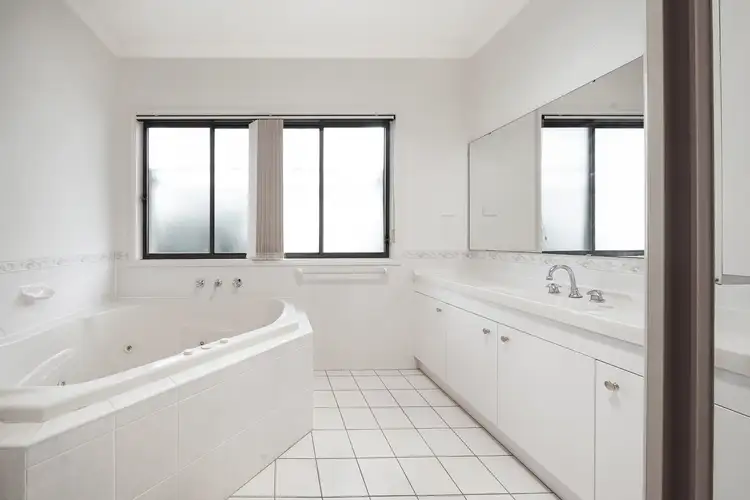 Fourth view of Homely house listing, 11 Padua Close, Prestons NSW 2170