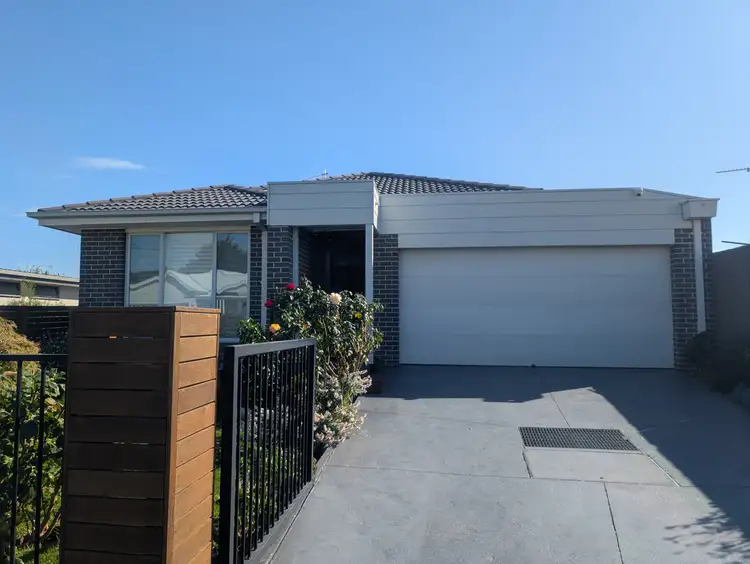 2 Rosalie Avenue