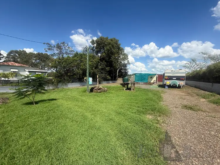 9 Causeway Road, Booyal QLD 4671