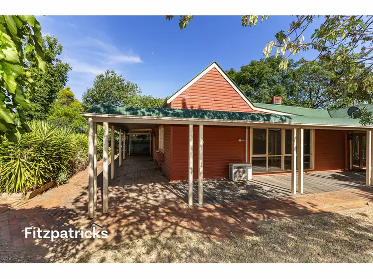 100 Urana Street, Turvey Park NSW 2650