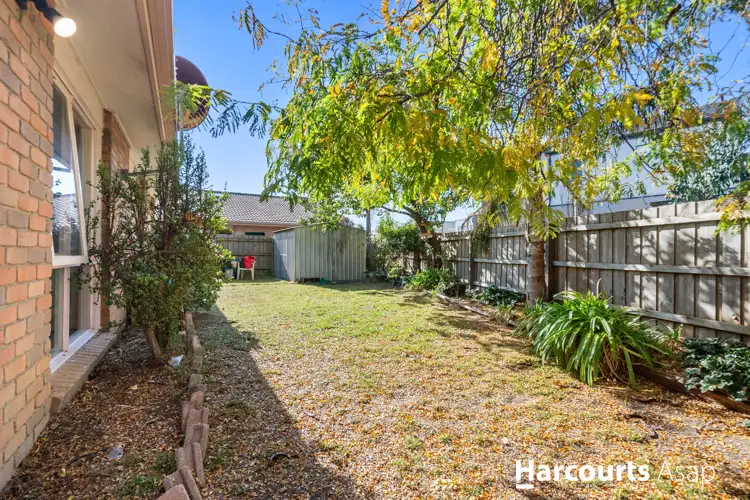 25 Warren Close, Narre Warren VIC 3805