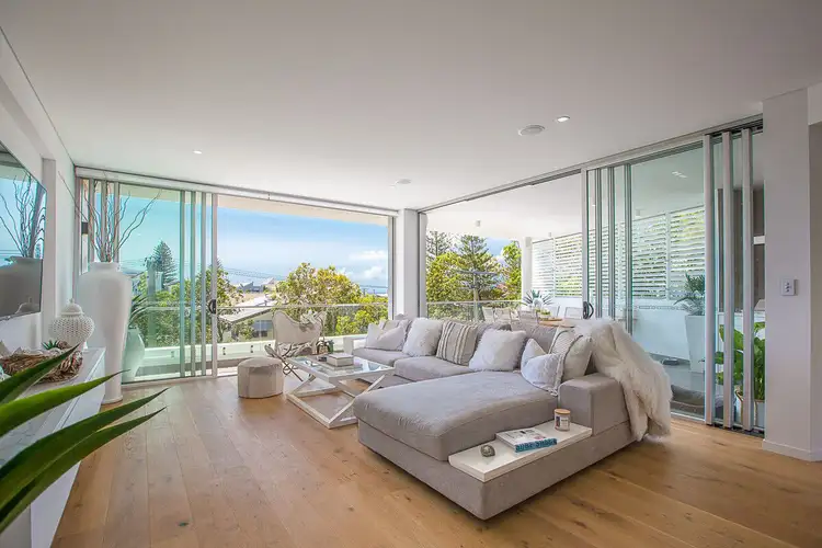 3/2 Petrel Avenue, Mermaid Beach QLD 4218