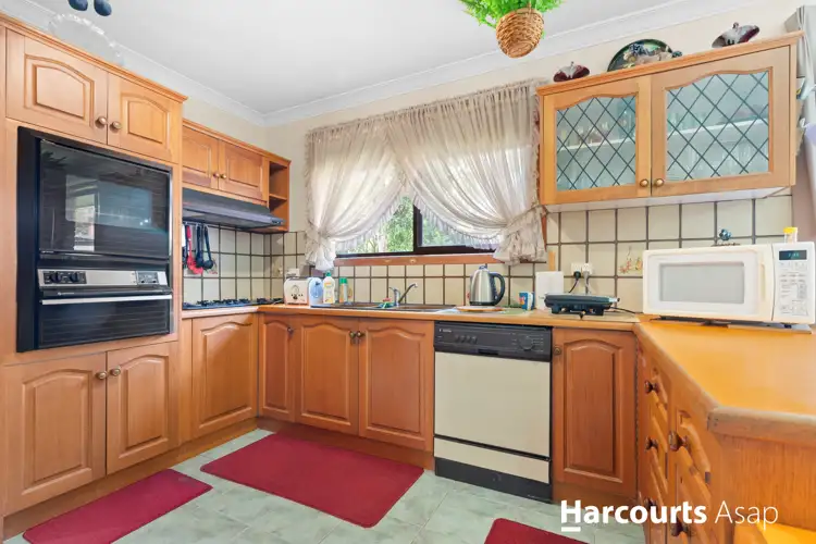Third view of Homely house listing, 6 Pilosa Place, Endeavour Hills VIC 3802