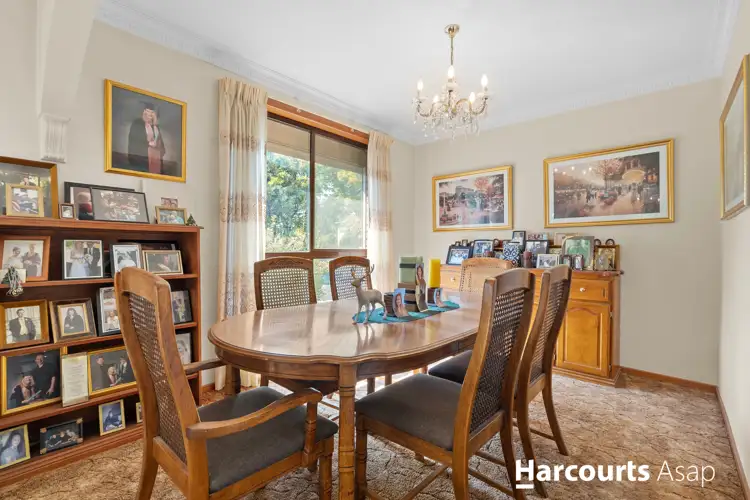 Fifth view of Homely house listing, 6 Pilosa Place, Endeavour Hills VIC 3802