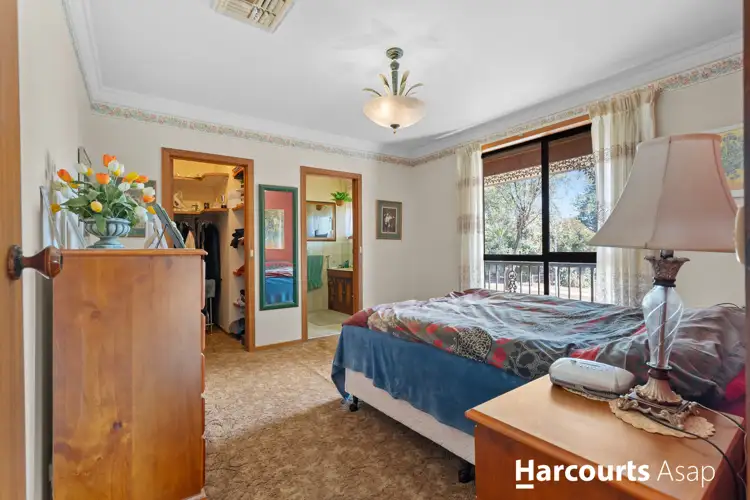 Sixth view of Homely house listing, 6 Pilosa Place, Endeavour Hills VIC 3802