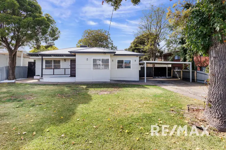 15 Cochrane Street, Kooringal NSW 2650