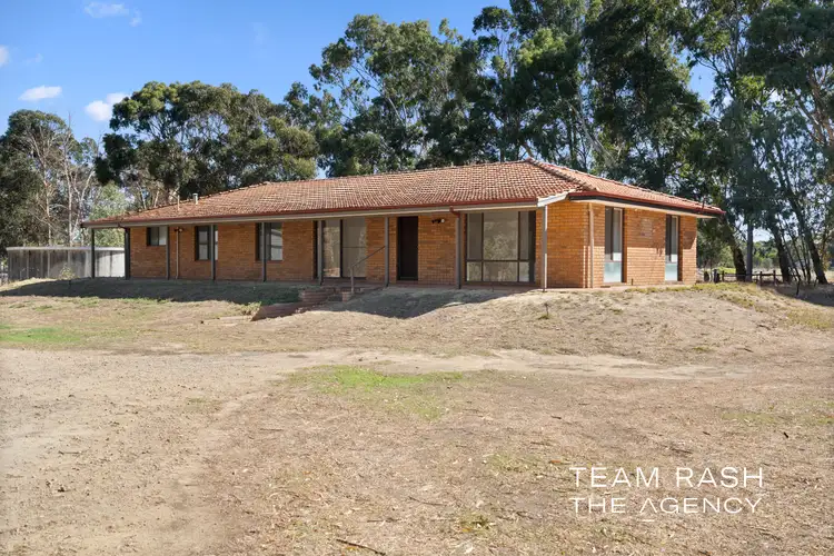 11 Masters Road, Darling Downs WA 6122