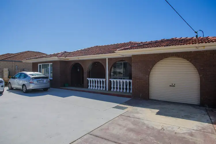 242A Grand Promenade, Dianella WA 6059