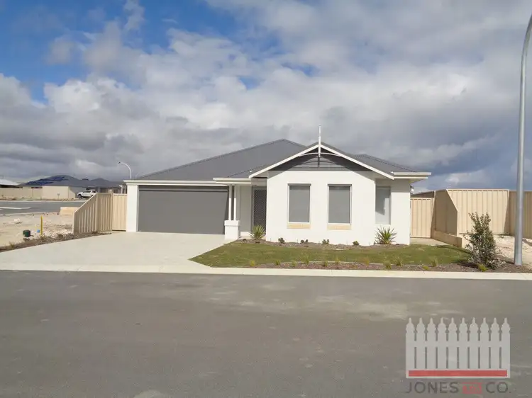 3 Volunteer Street, Two Rocks WA 6037