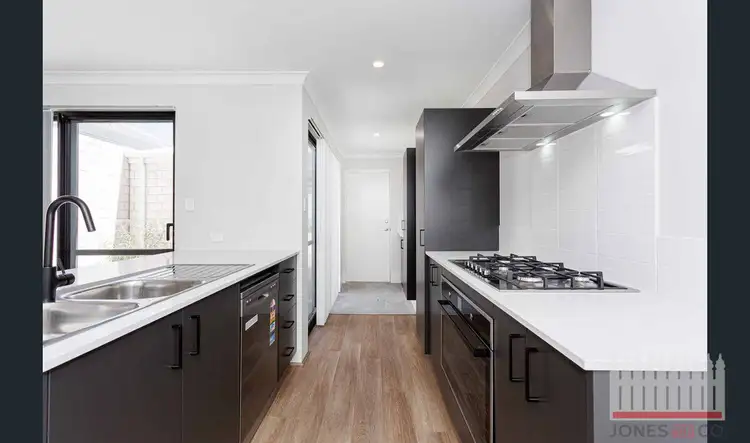 11 Lowlands Road, Two Rocks WA 6037