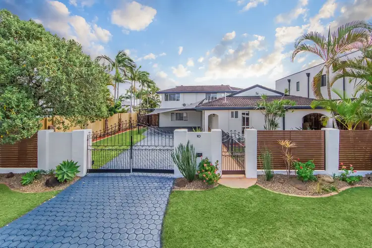 10 Cocos Crescent, Broadbeach Waters QLD 4218