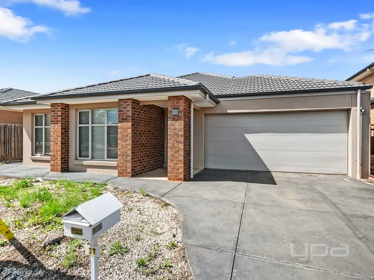 37 Wakefields Drive, Brookfield VIC 3338
