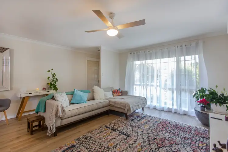 Third view of Homely villa listing, 2/6 Donna Close, Lisarow NSW 2250