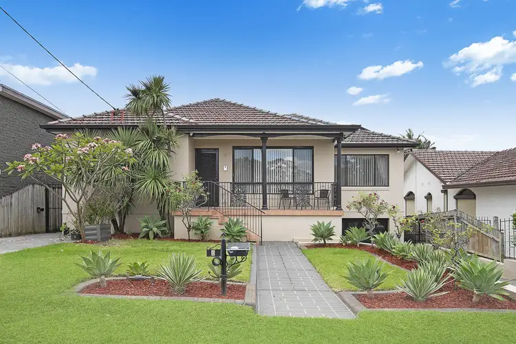 8 Braeside Avenue, Smithfield NSW 2164