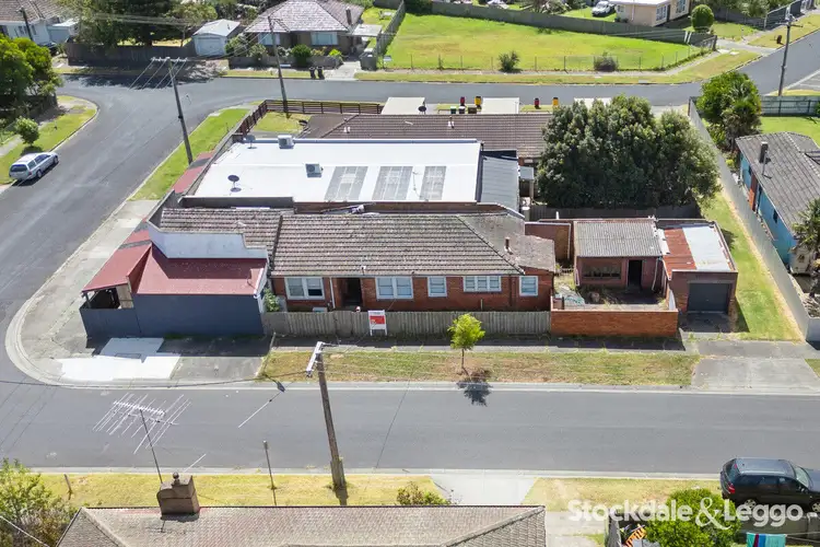 42-42a Hopetoun Avenue, Morwell VIC 3840