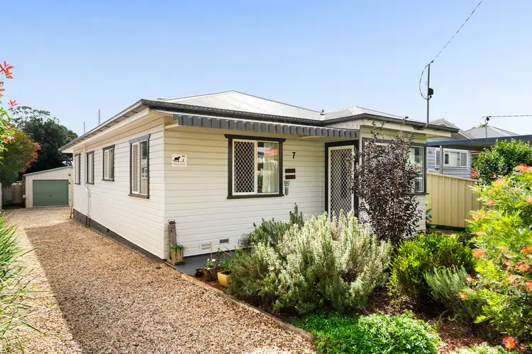 7 Weetwood Street, Newtown QLD 4350