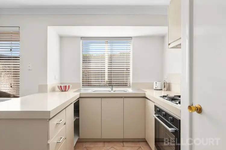15/1 Iolanthe Street, Bassendean WA 6054