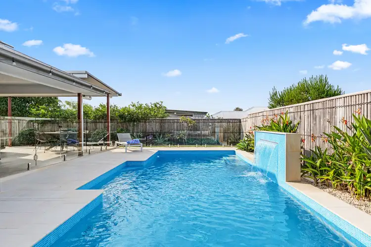52 Bay Park Road, Wondunna QLD 4655