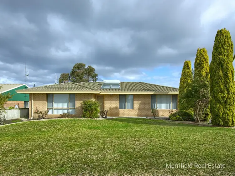 7 Lorenzo Way, Orana WA 6330