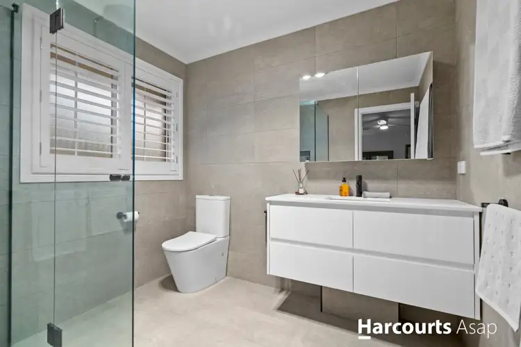 Fifth view of Homely house listing, 16 Cleveland Close, Narre Warren North VIC 3804