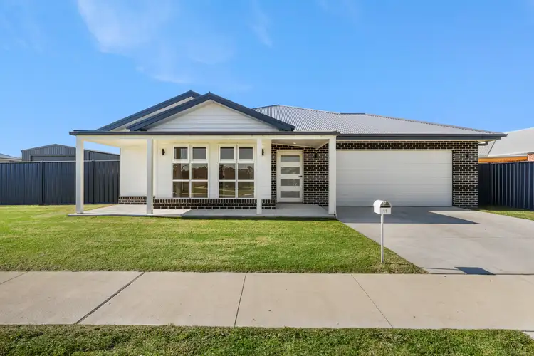 11 Fleming Street, Stratford VIC 3862