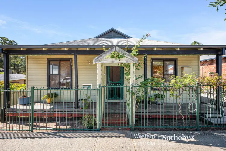 4a Loukes Street, Fremantle WA 6160