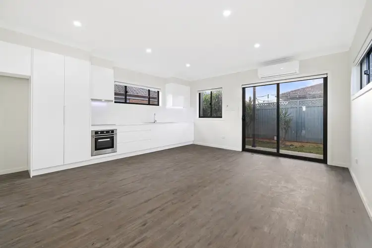 1/50 Endeavour Road, Georges Hall NSW 2198