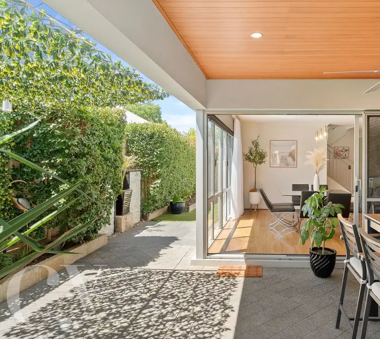 12 Spurwing Way, South Guildford WA 6055
