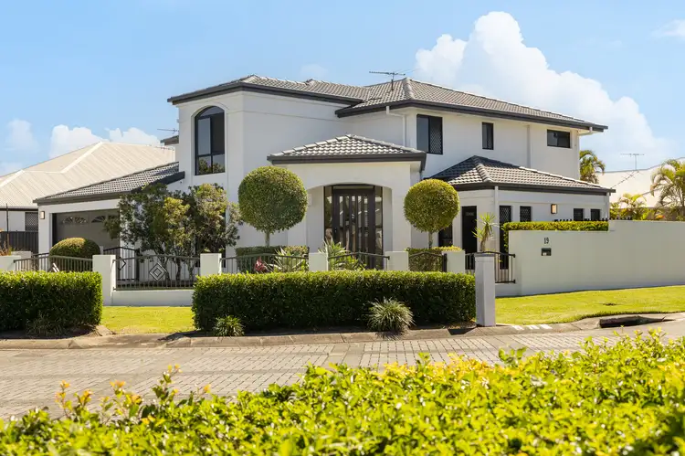 19 Aurora Place, Newport QLD 4020