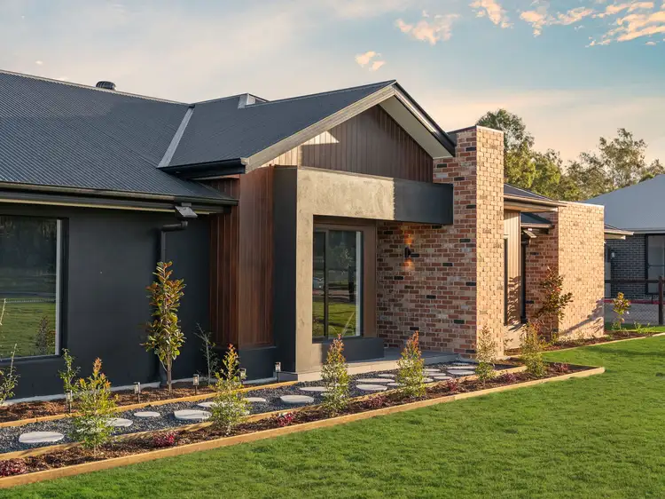 20 Elanora Crescent, Kensington Grove QLD 4341