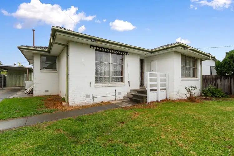 24 Weir Street, Sale VIC 3850