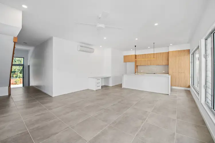 2/16 Glenelg Avenue, Mermaid Beach QLD 4218