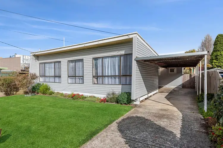 6 Hamilton Court, Breakwater VIC 3219