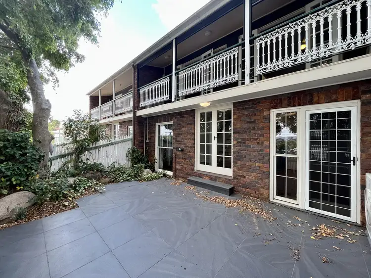 2/13 Denham Street, Annerley QLD 4103