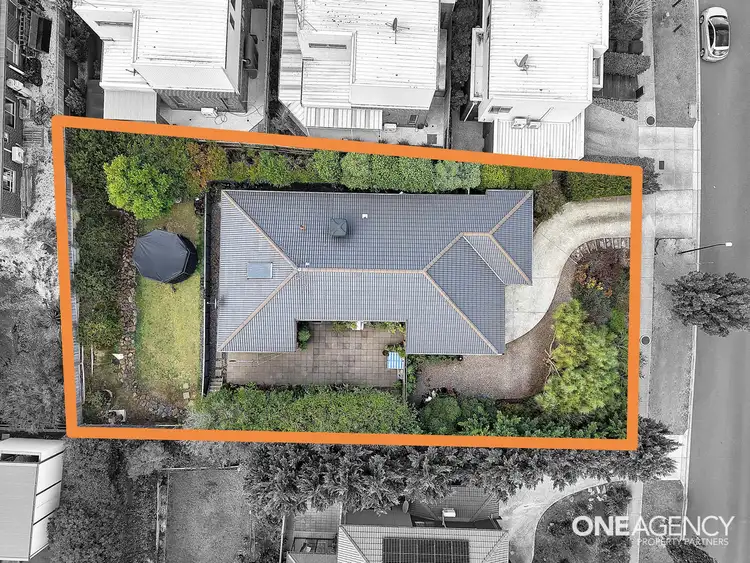 102 Province Boulevard, Highton VIC 3216