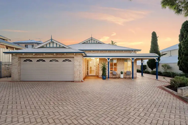 18B Cricklewood Way, Carine WA 6020