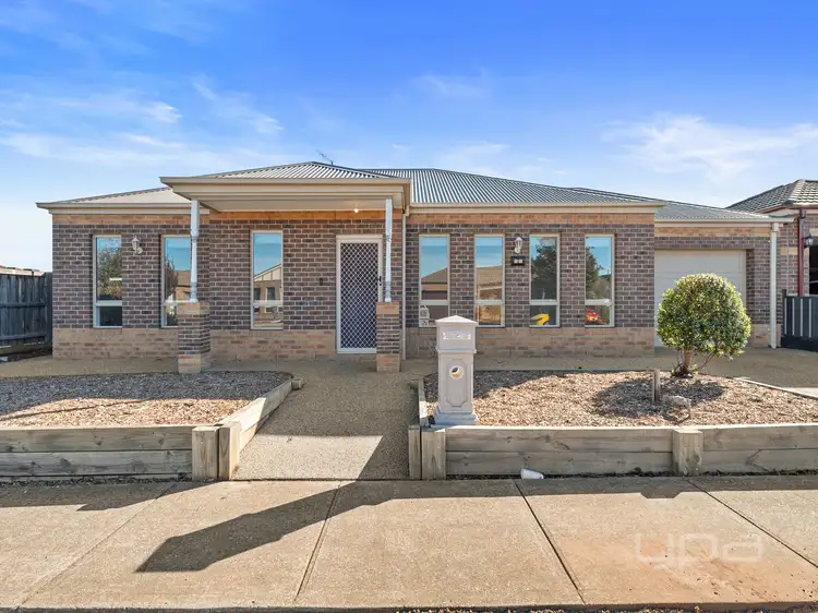 2 Moor Park Avenue, Harkness VIC 3337