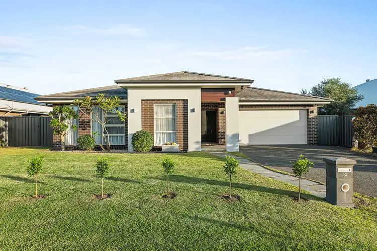 32 Seaside Boulevard, Fern Bay NSW 2295
