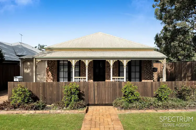 10 Belvedere Close, Forest Lake QLD 4078