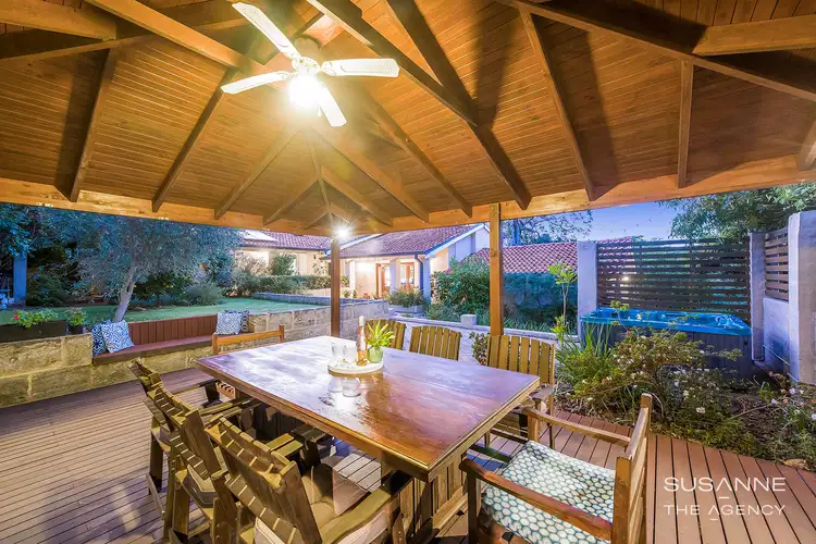 4 Valley Road, Kalamunda WA 6076