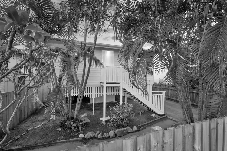 27 Humphrey Street, West End QLD 4810