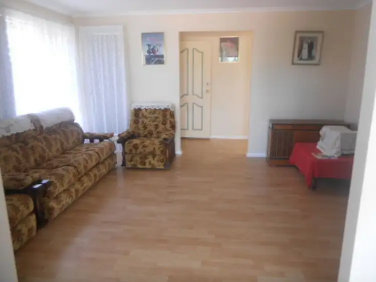 Fifth view of Homely unit listing, 1/5 Cassinia Crescent, Meadow Heights VIC 3048