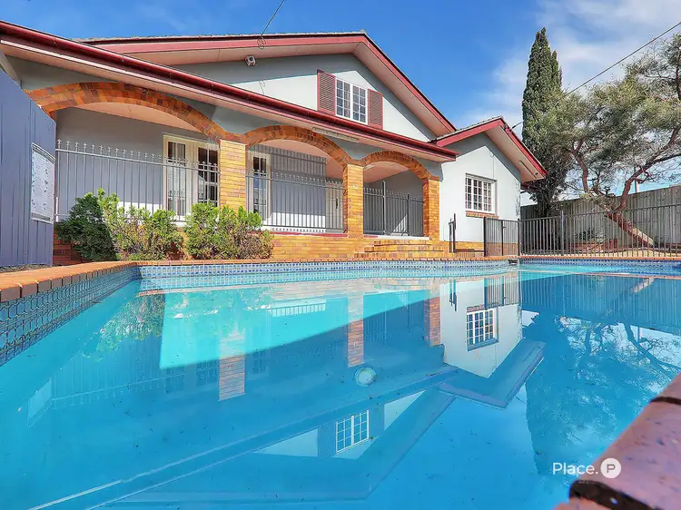 42 Lorinya Street, Mansfield QLD 4122