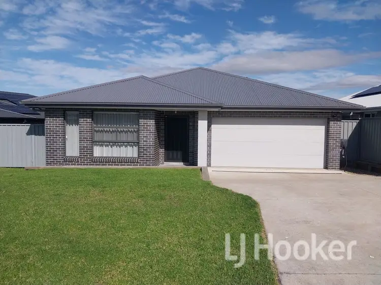 5 Gracilis Rise, South Nowra NSW 2541
