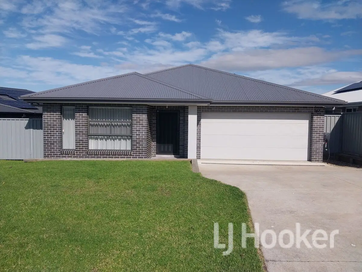 Main view of Homely house listing, 5 Gracilis Rise, South Nowra NSW 2541